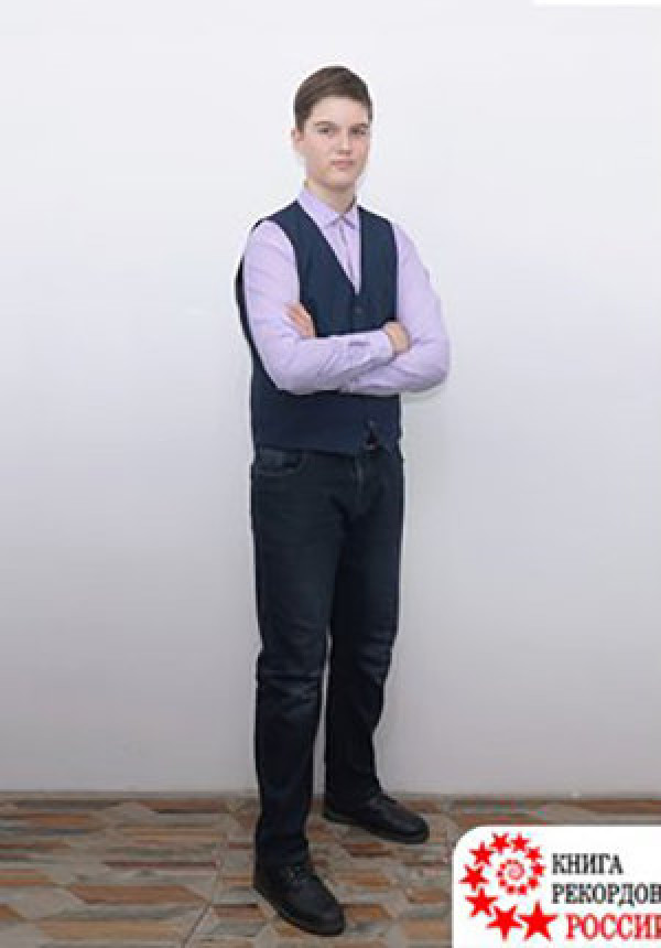 Иркутский школьник - самый высокий подросток