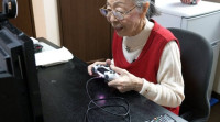90-летняя геймерша