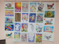 Организация мини-выставки рисунков в школе