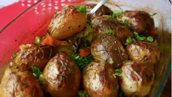 Чесночная картошечка в духовке