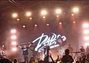 Два бро несут Dabro