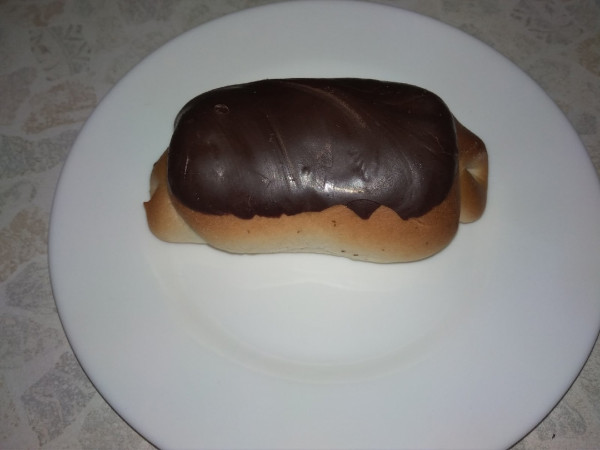 Глазированные пирожки со сгущенкой.