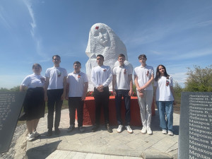Холм Славы в Красном Куте: Подвиг милосердия и народная память
