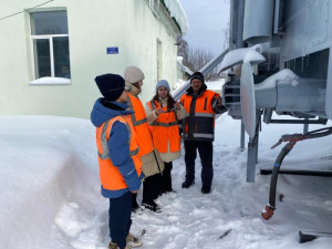 Подготовка к съемке на полигоне с известной личностью  